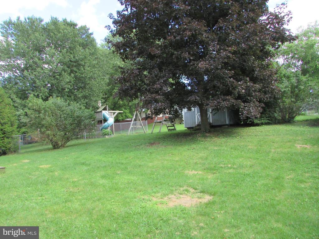 176 CREEKSIDE DRIVE