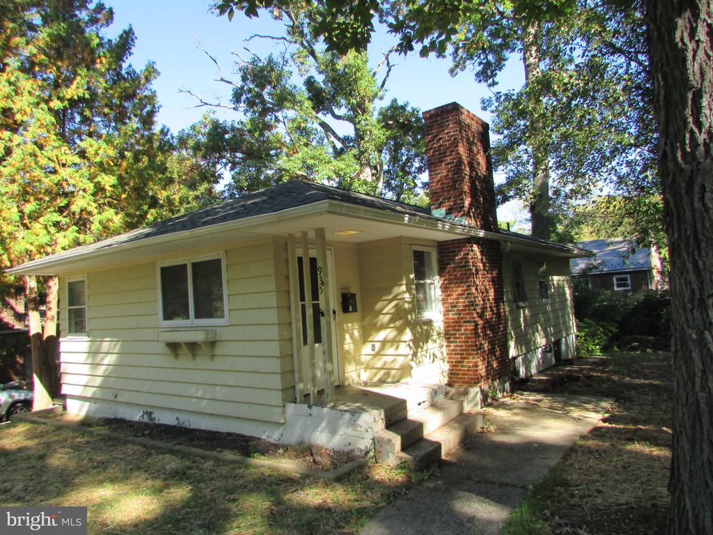 935 TAYLOR STREET