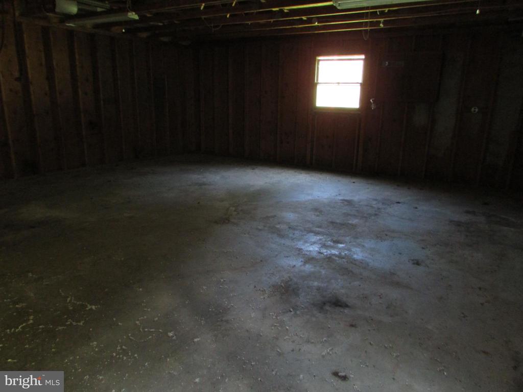 2606 SPRUCE CREEK ROAD