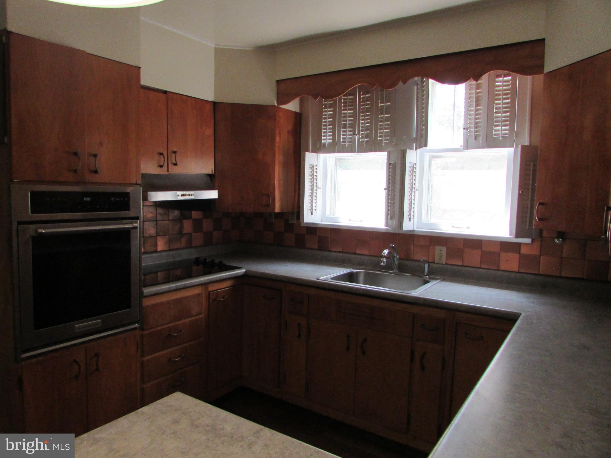 2606 SPRUCE CREEK ROAD