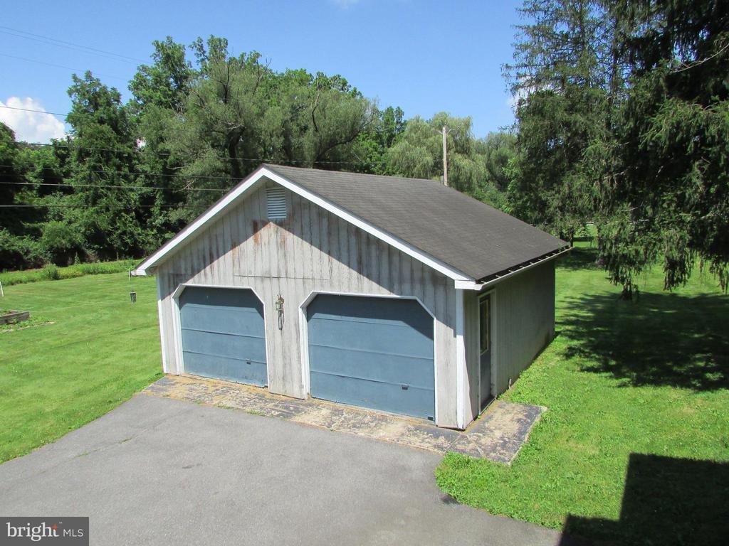 2606 SPRUCE CREEK ROAD