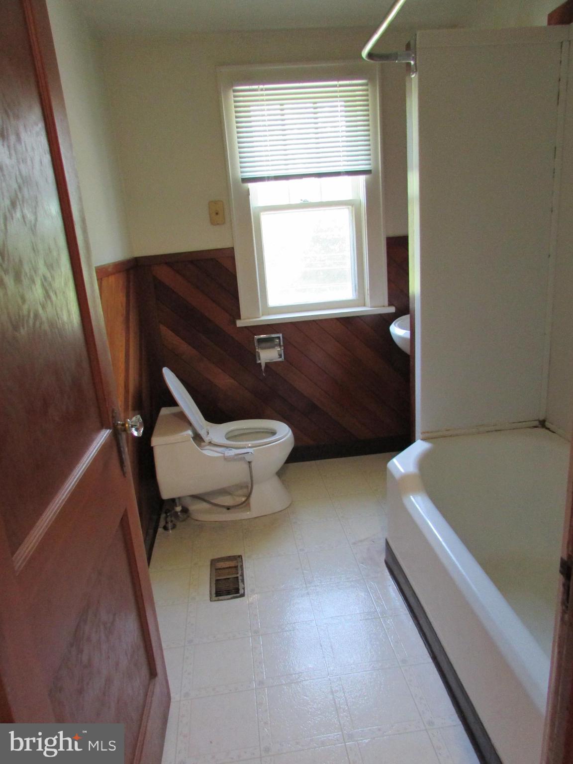 2606 SPRUCE CREEK ROAD