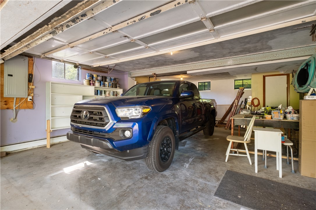 447 Hulton Road