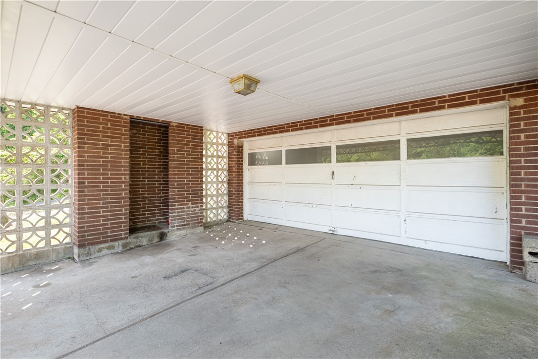 447 Hulton Road