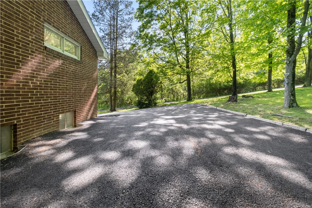 447 Hulton Road