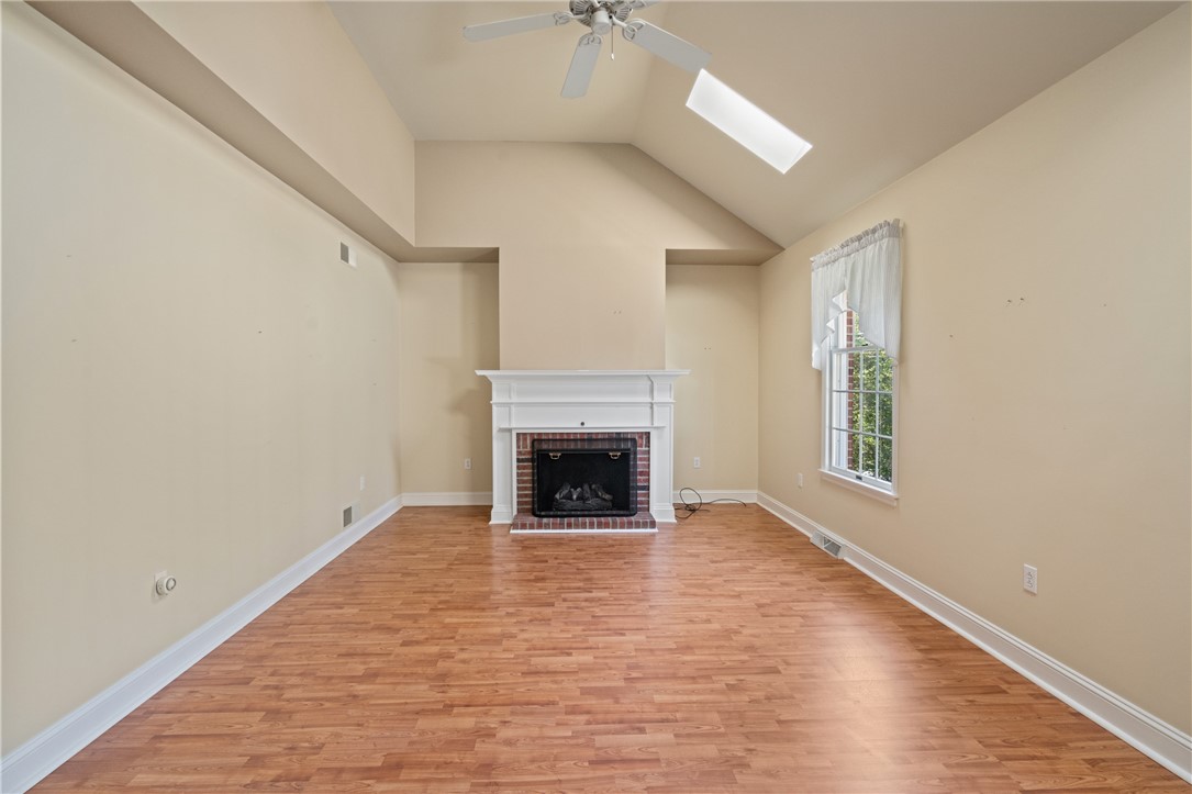 214 Robb Ln
