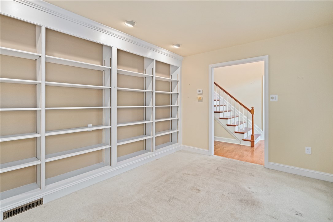 214 Robb Ln