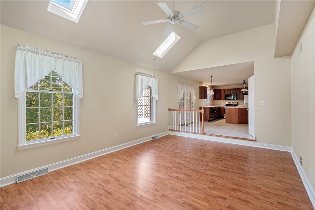 214 Robb Ln
