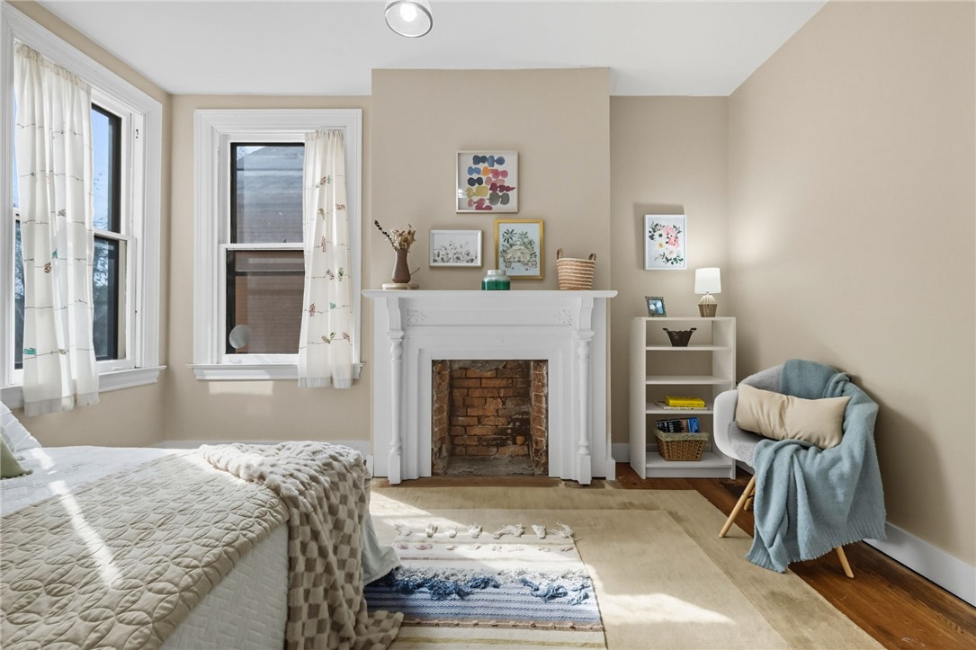 826 E Hutchinson Ave