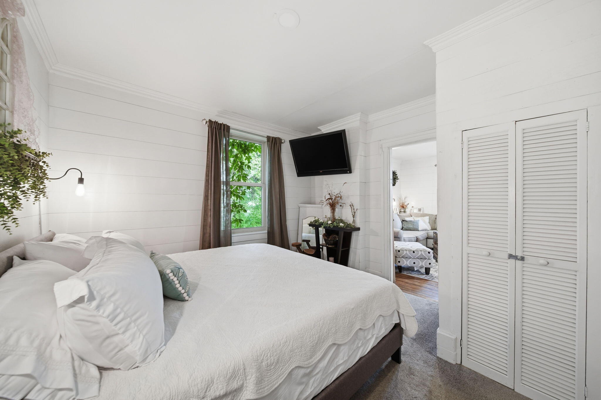 11242 Devereaux Road