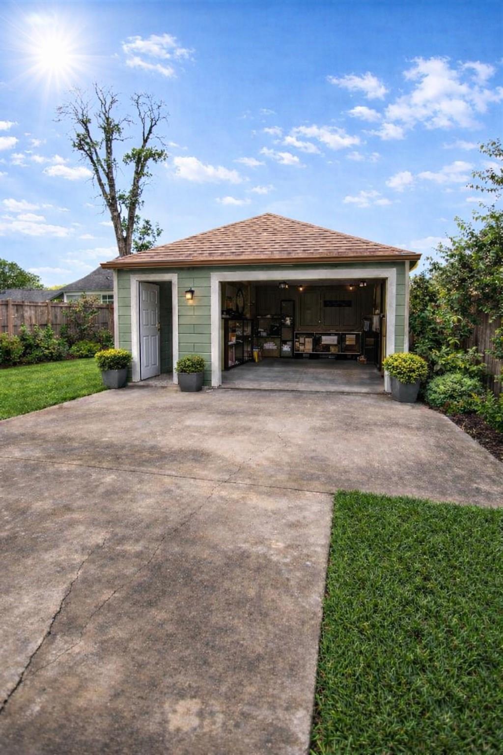 2030 Palo Alto Street