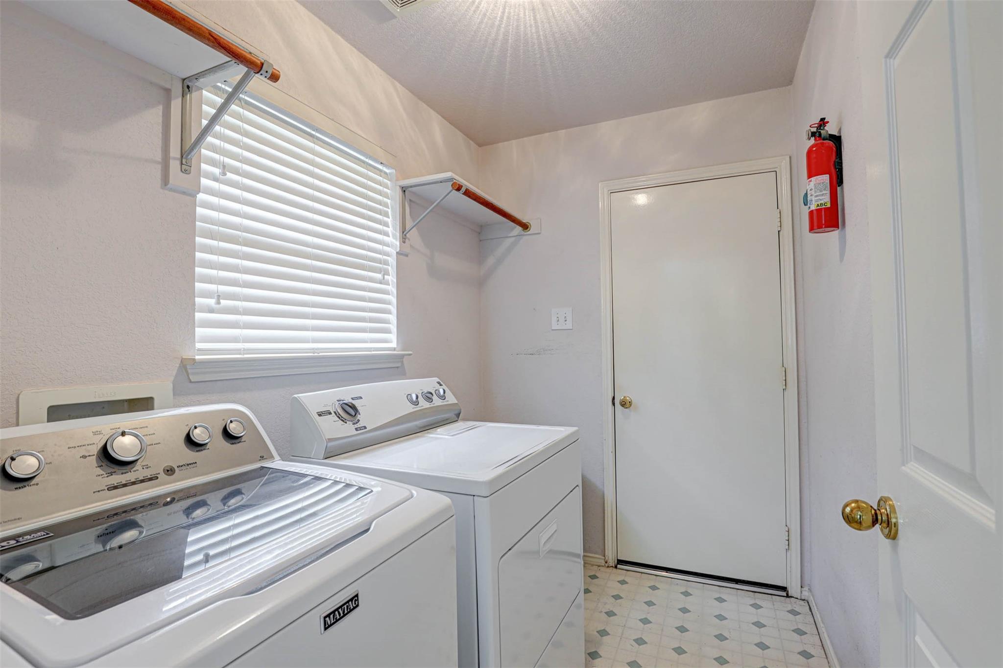 5316 Lake Mead Trail