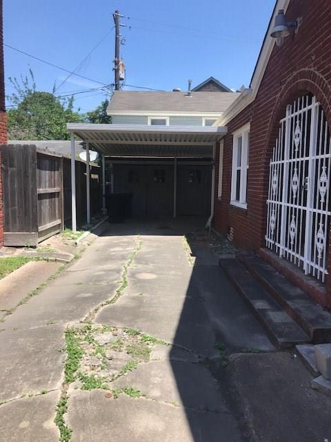 4625 Bell Street Unit: 1/2