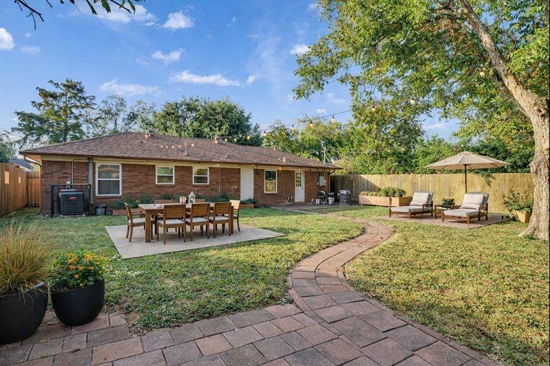 219 E Janisch Road, Houston