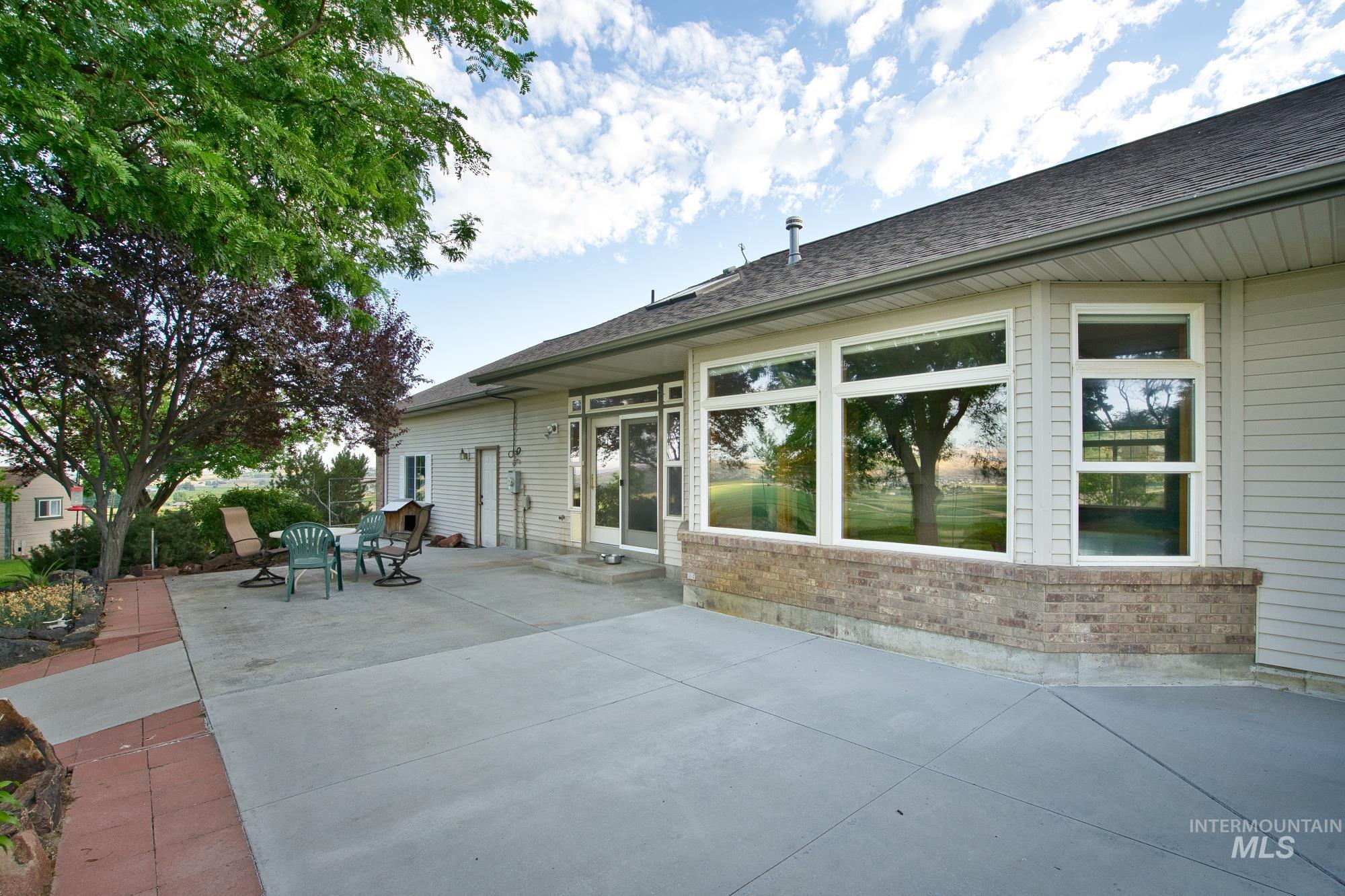 17740 Liberty View