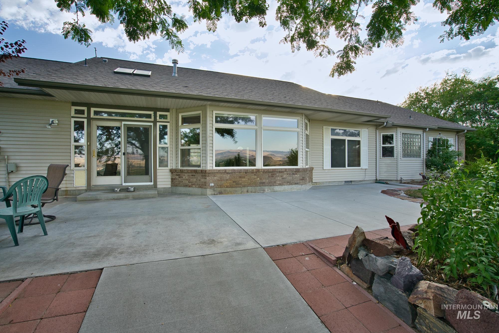 17740 Liberty View