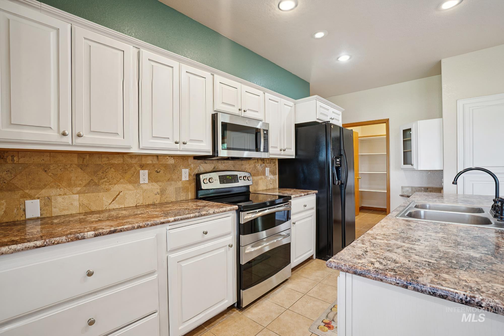 17740 Liberty View