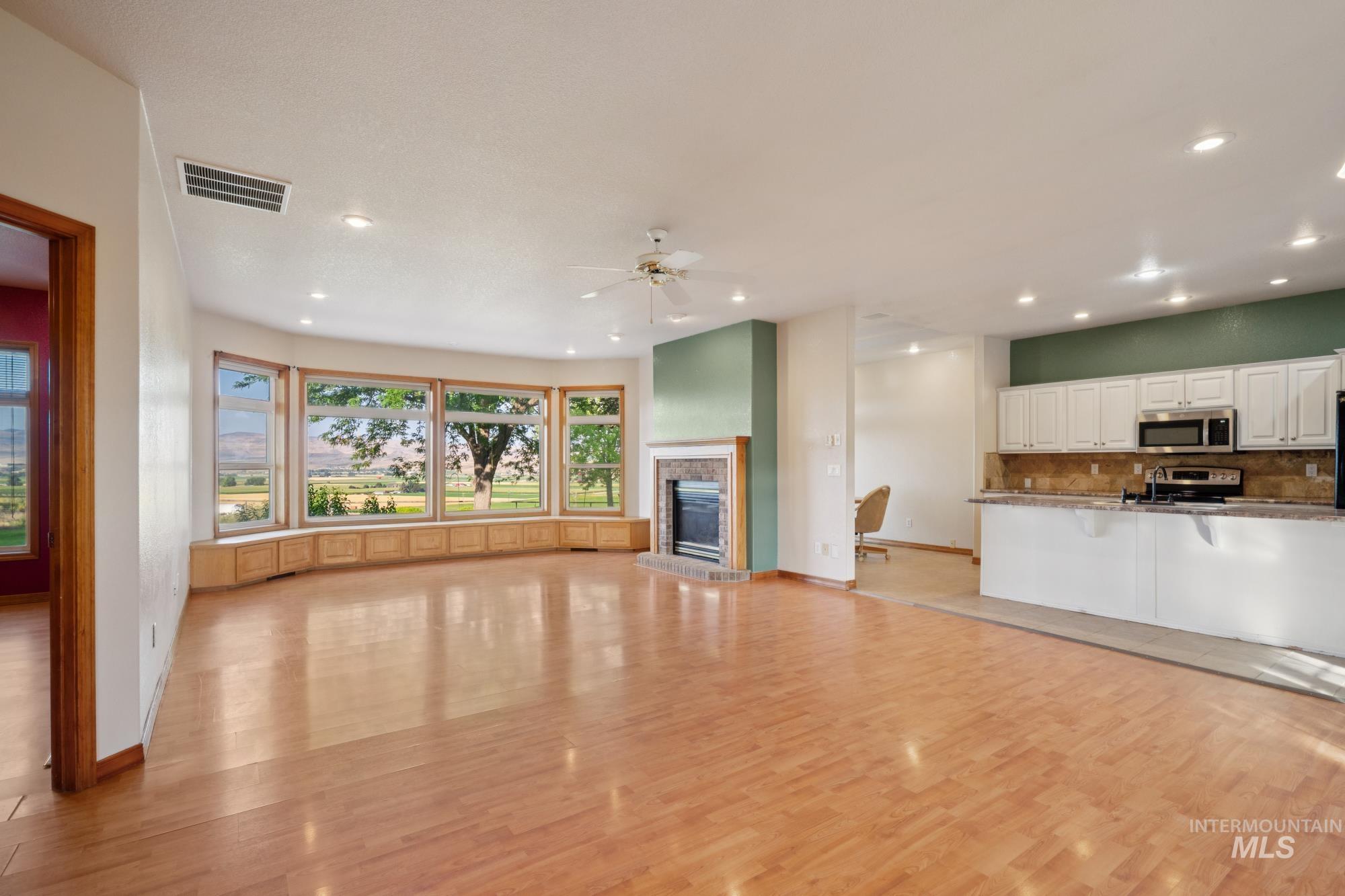17740 Liberty View