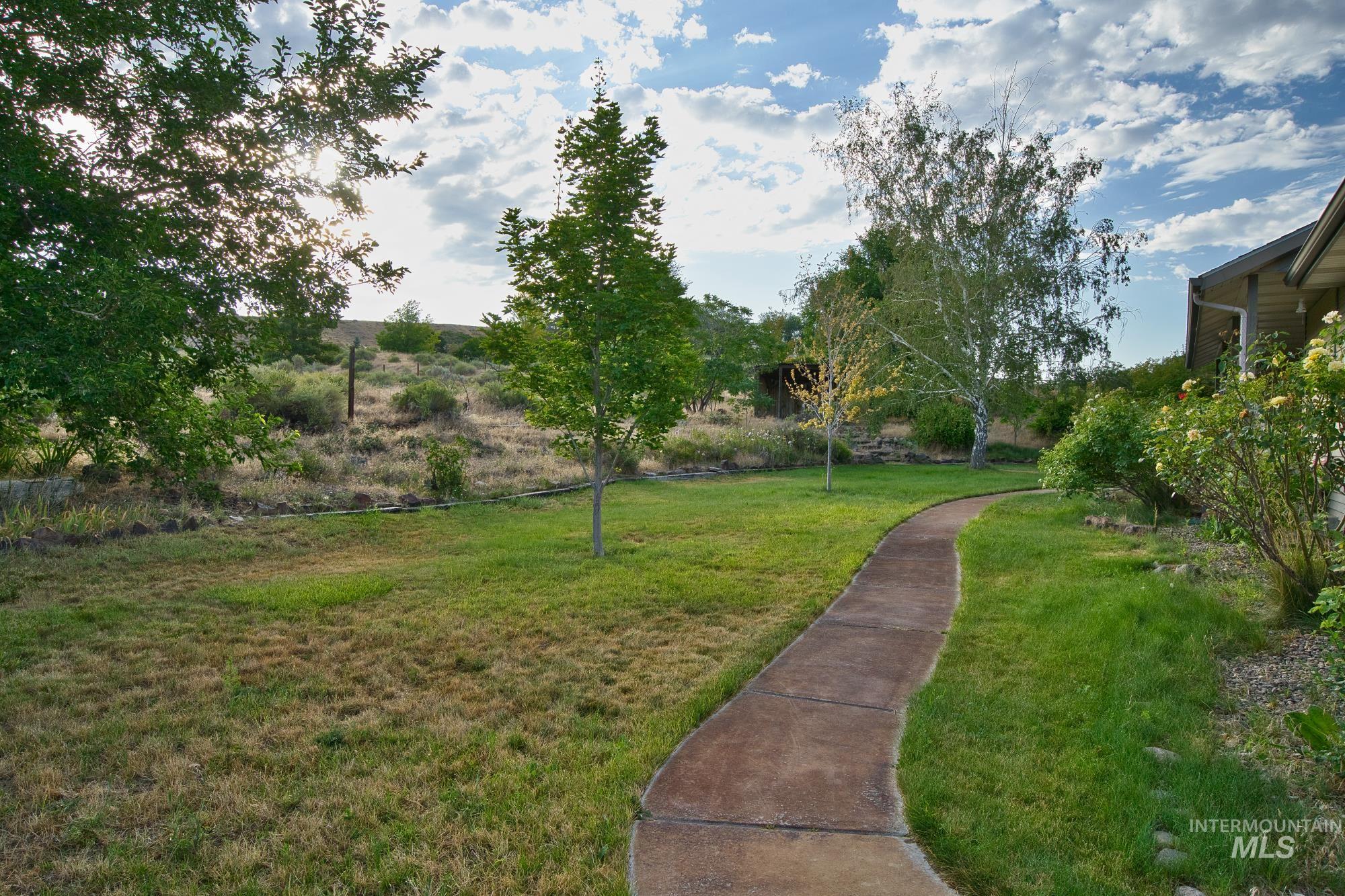 17740 Liberty View
