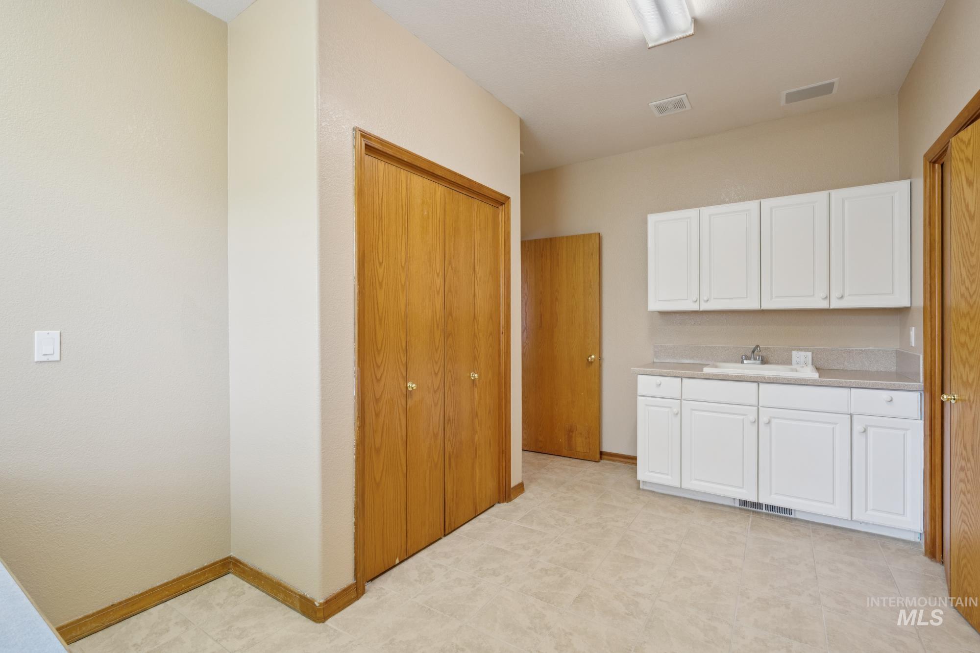 17740 Liberty View