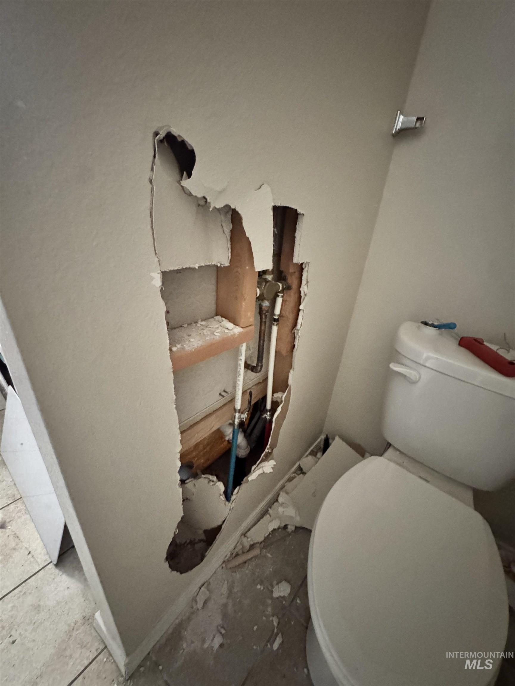 19613 Commonwealth Ave