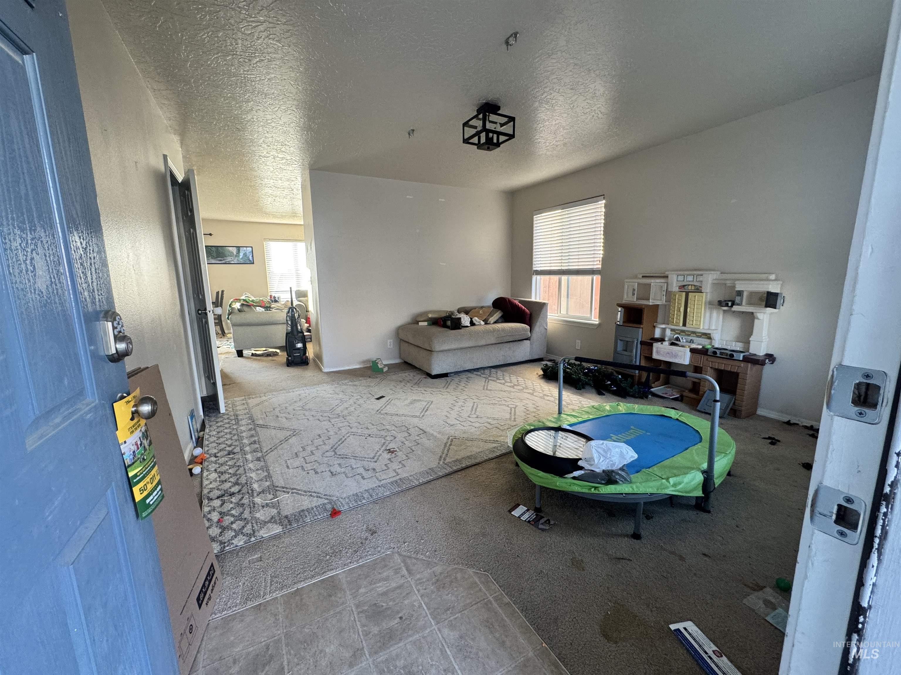 19613 Commonwealth Ave