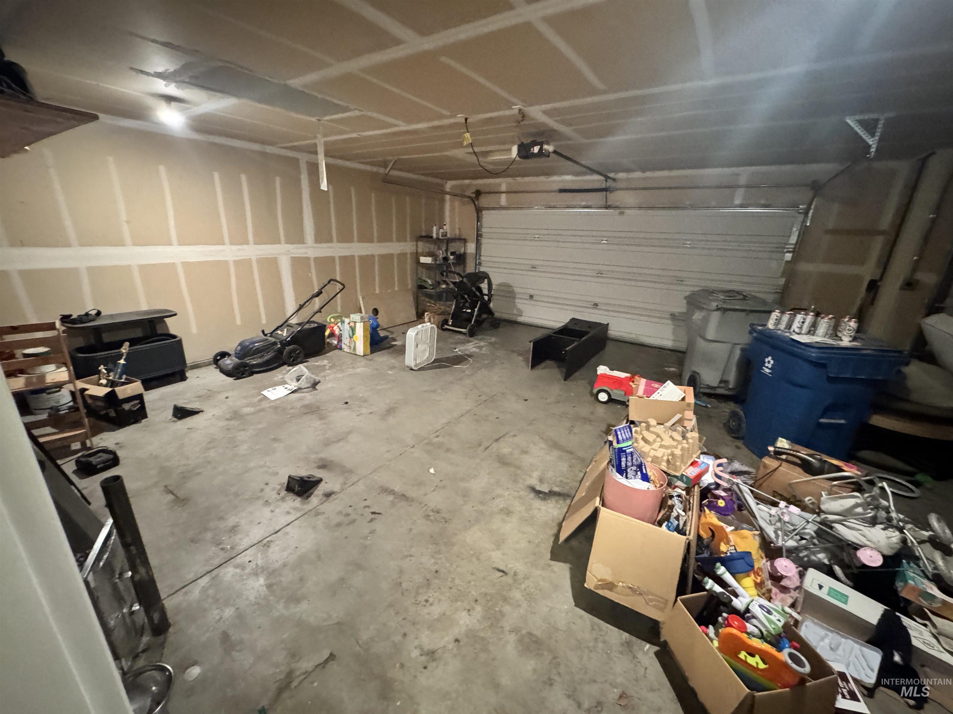 19613 Commonwealth Ave