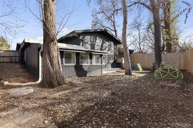 1345 S Ivy Way