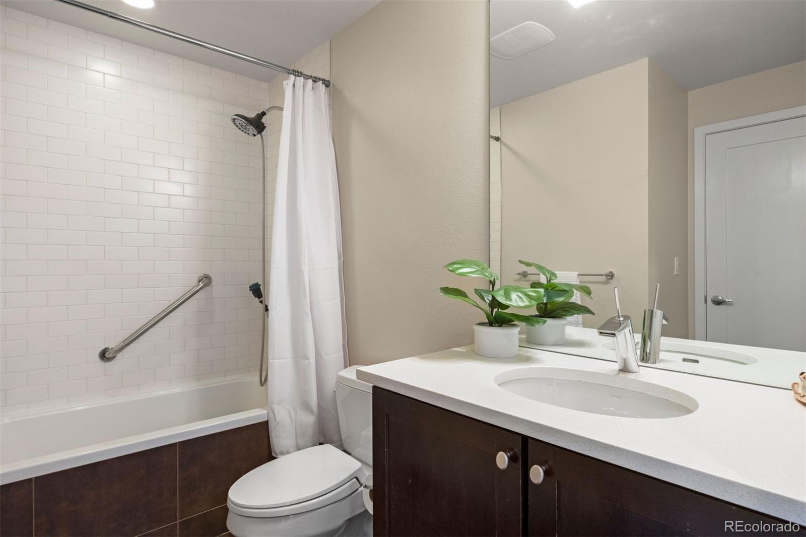 360 S Lafayette Street Unit: 401