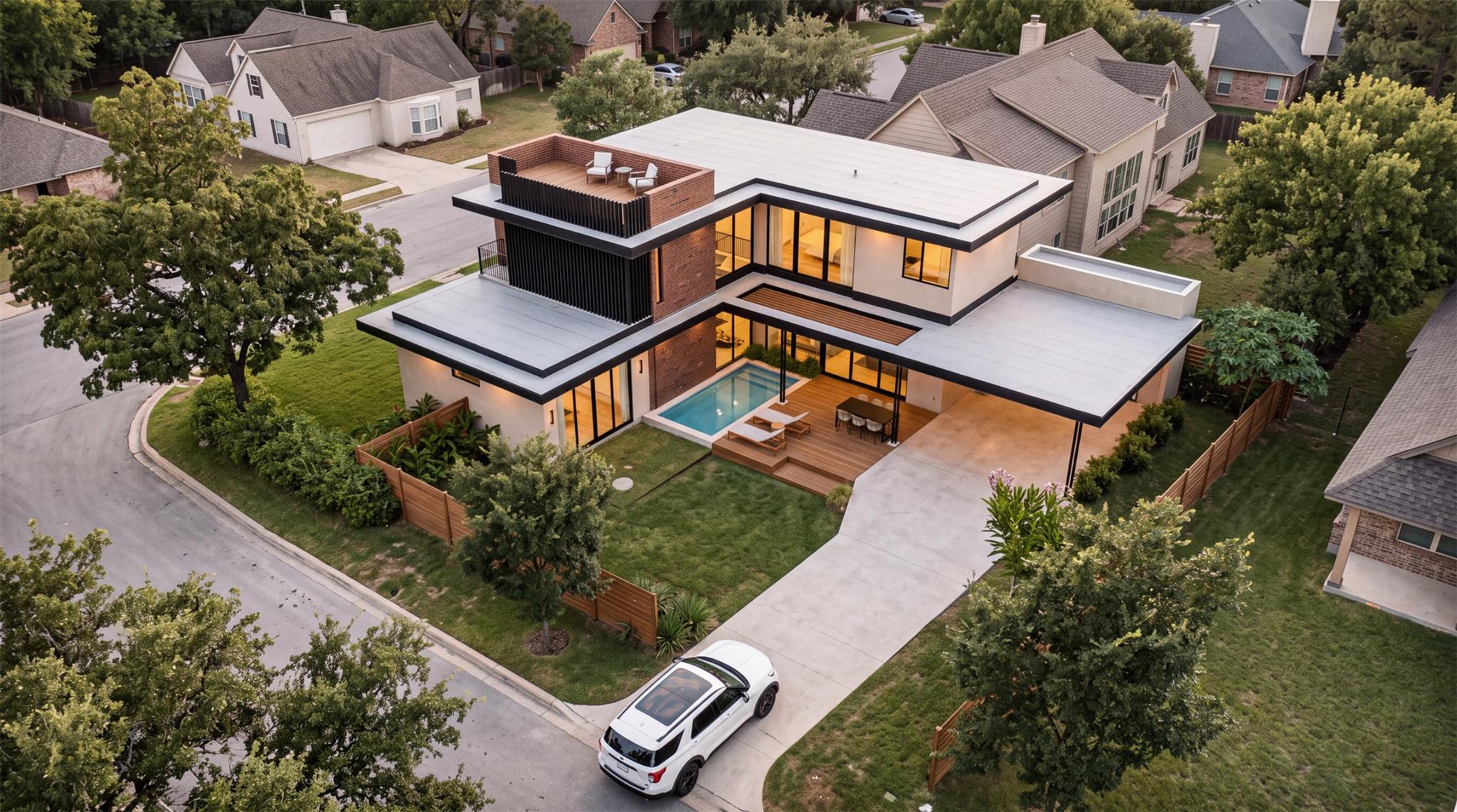 2707 E Side DR