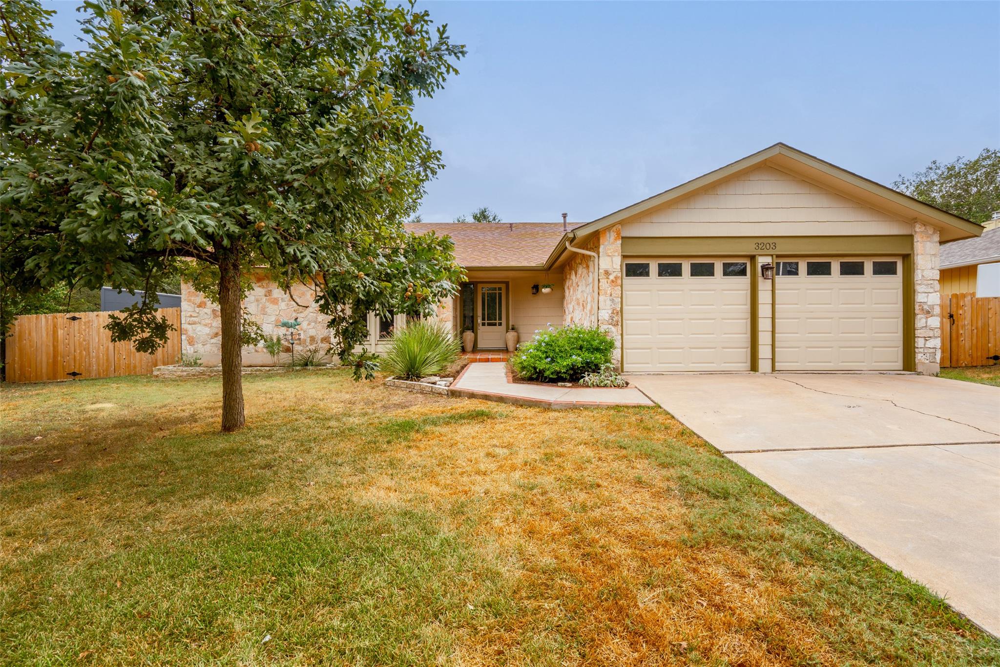3203 Western DR