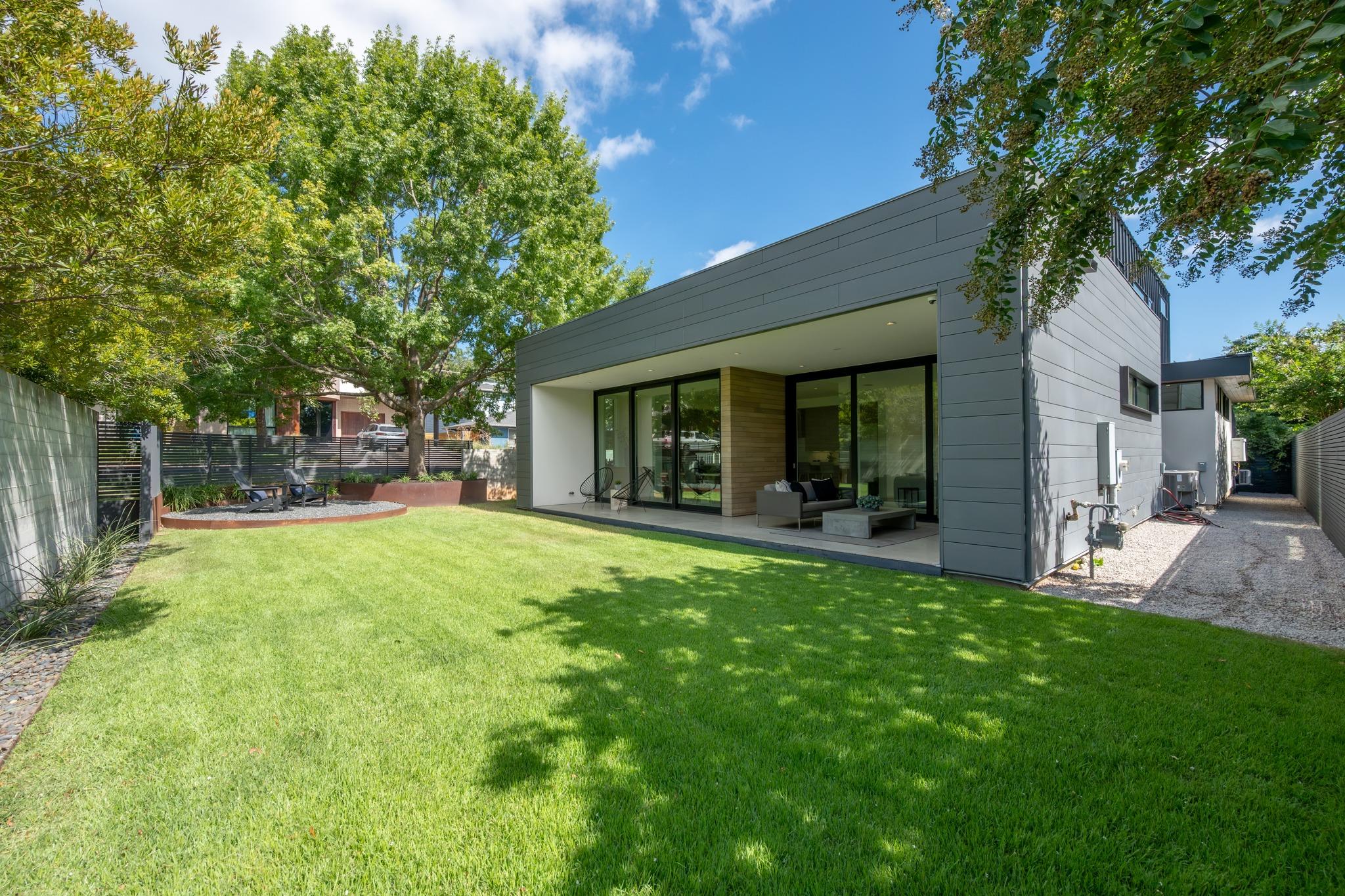 1107 Folts Ave
