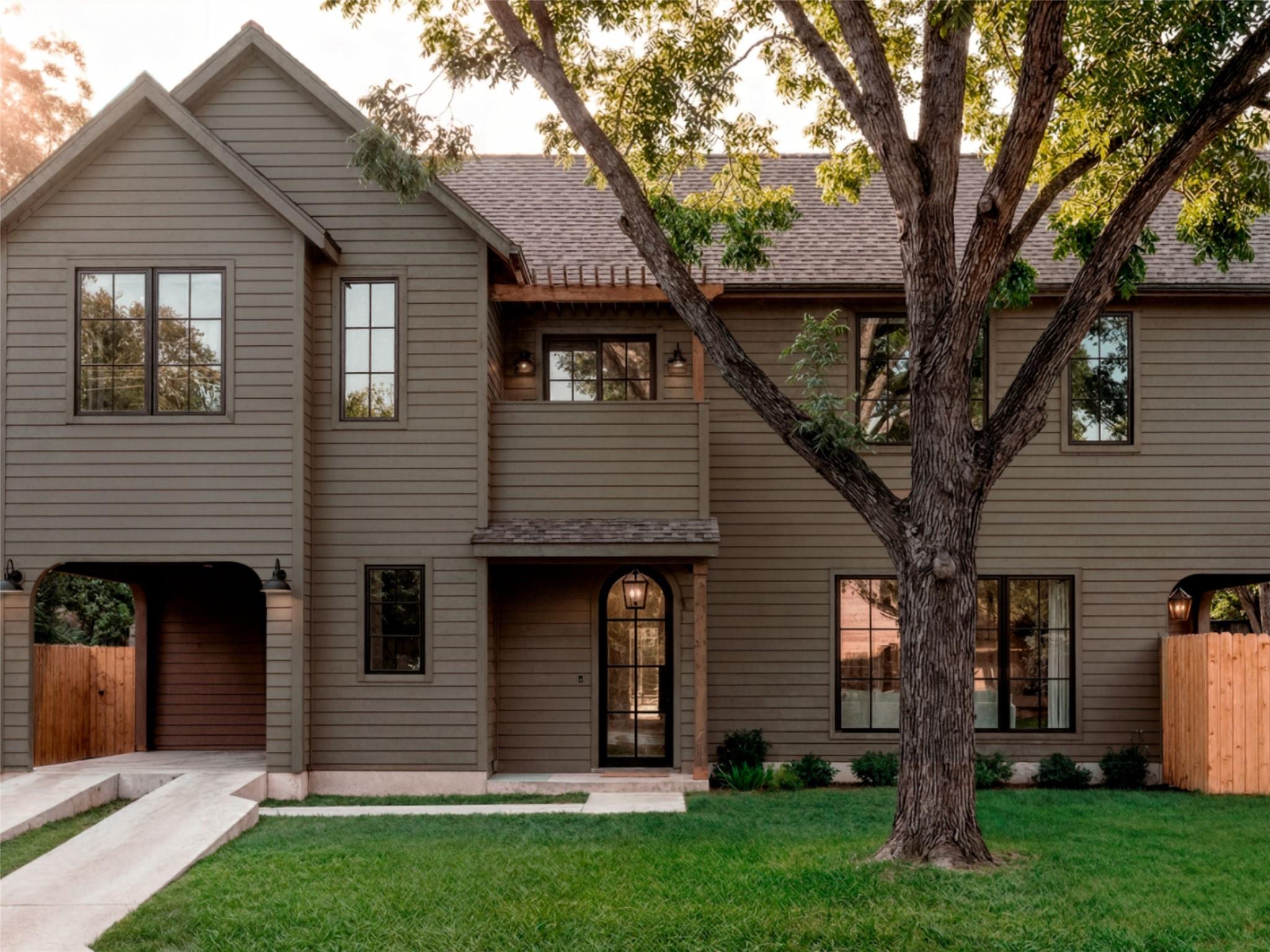 901 Shady LN