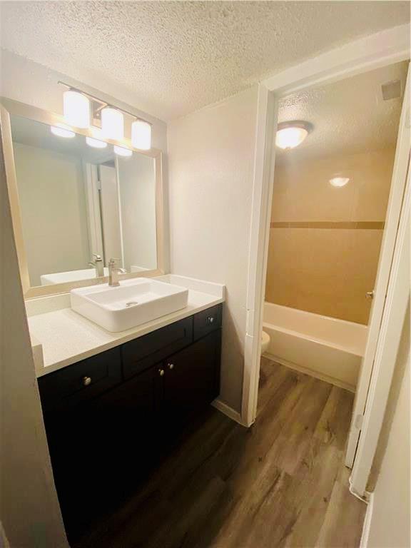 1202 Newning Ave # 100