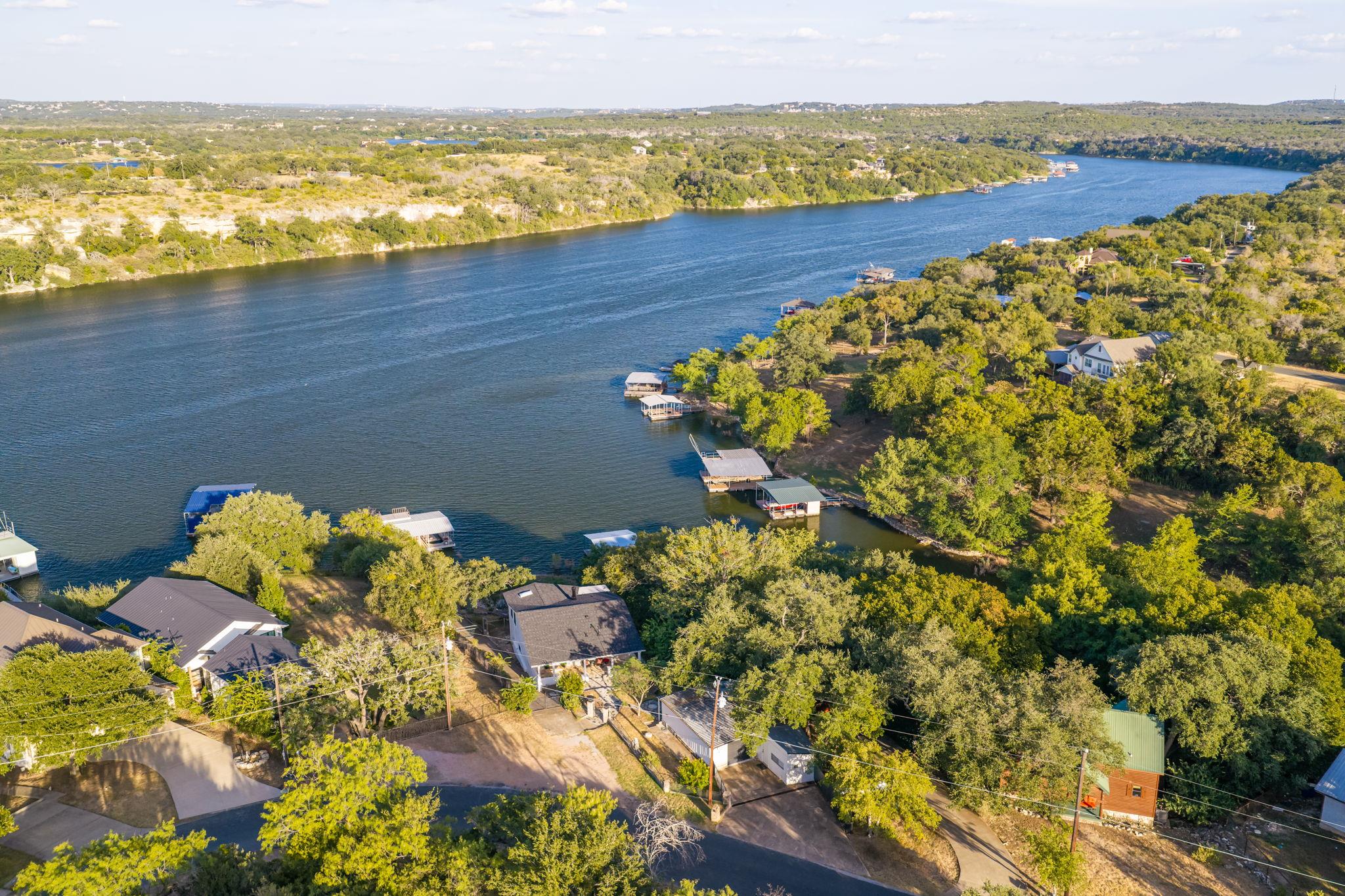 1201 Lake Shore DR