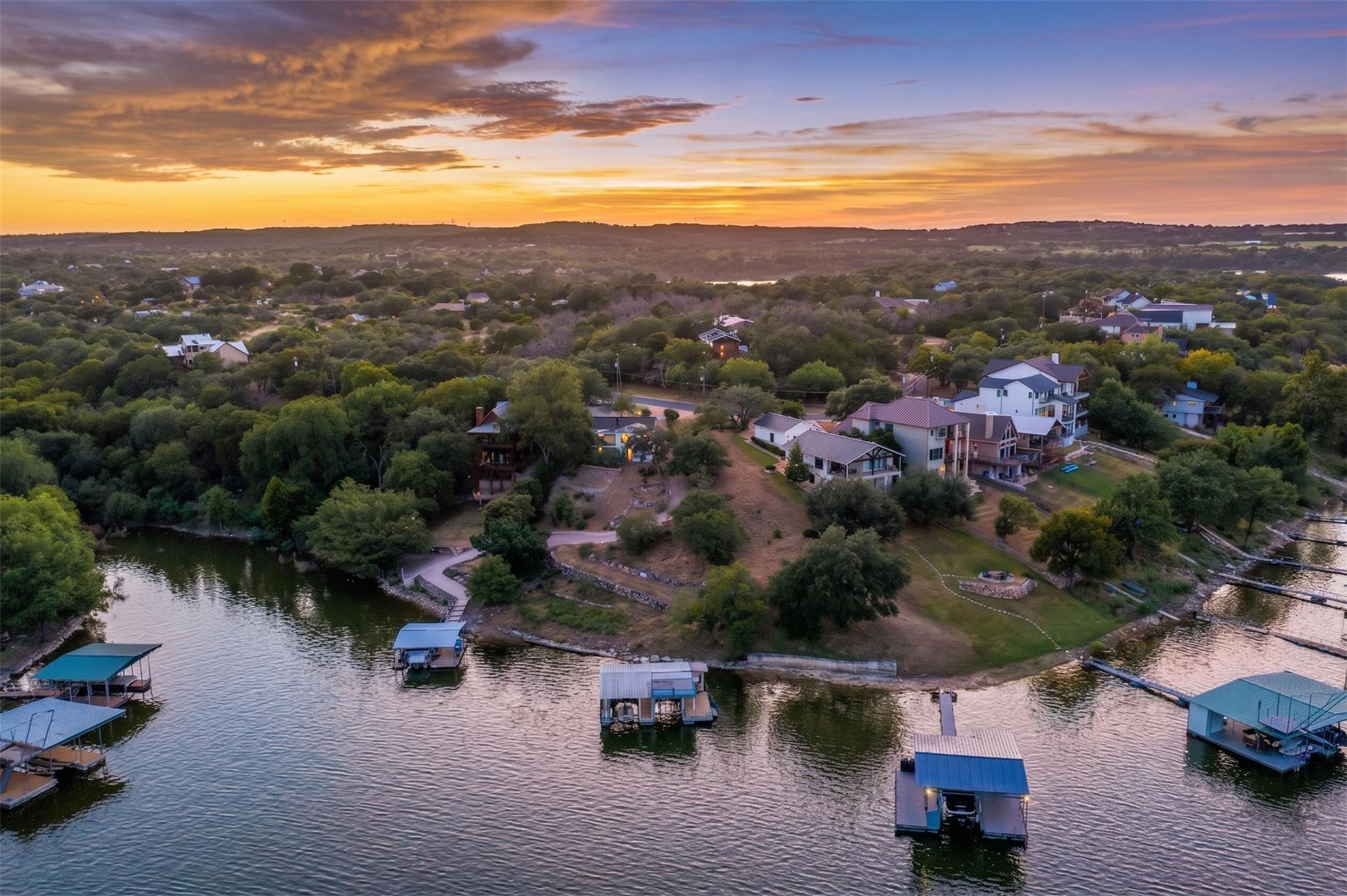 1201 Lake Shore DR
