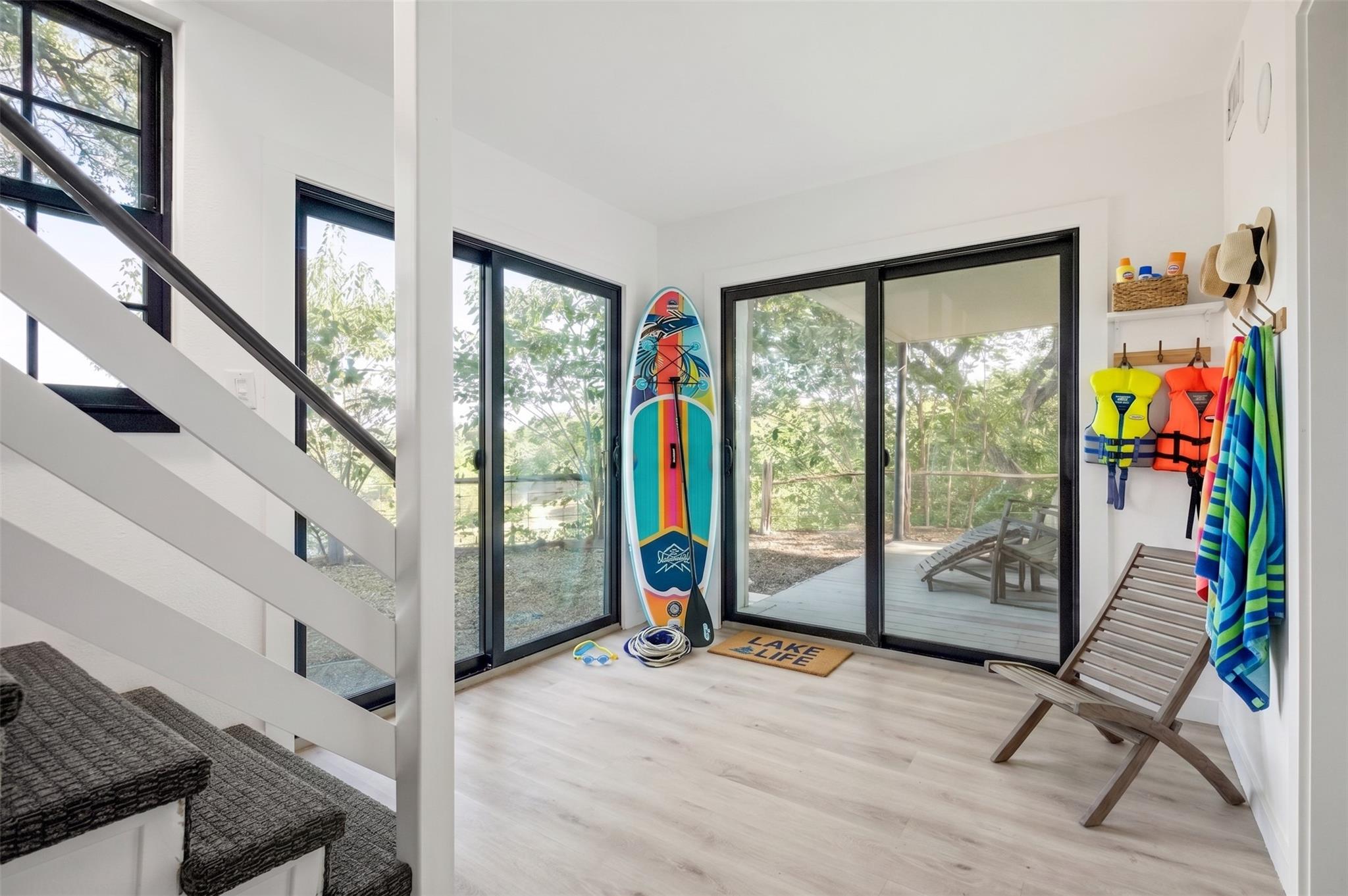 1201 Lake Shore DR