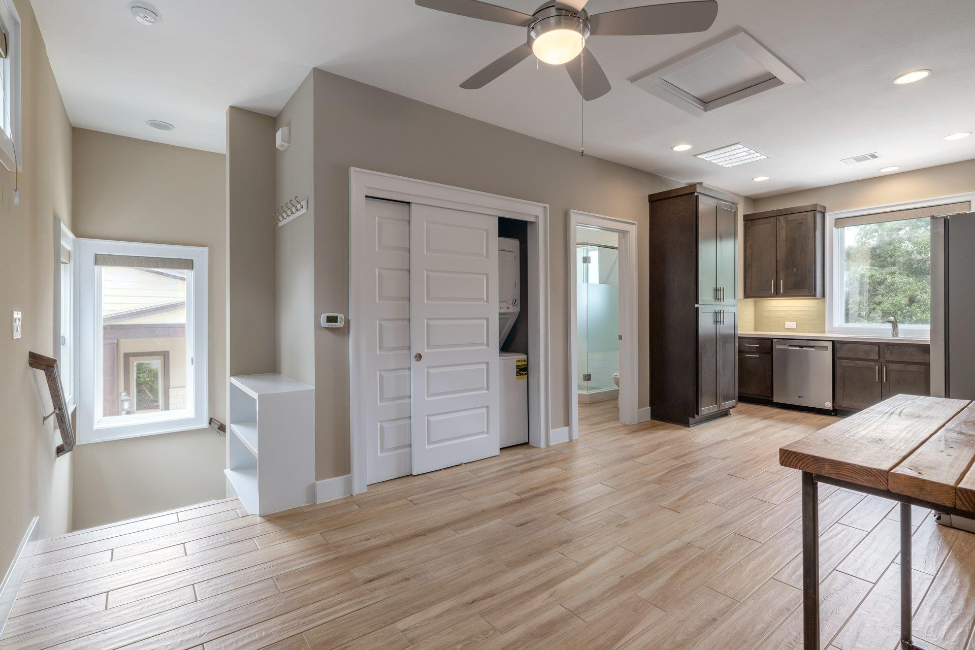 701 Josephine ST Unit: Garage Apt
