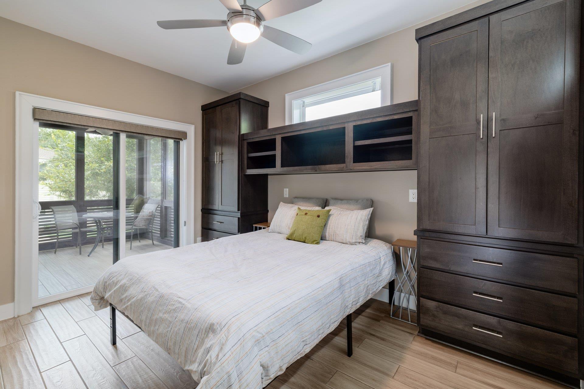 701 Josephine ST Unit: Garage Apt