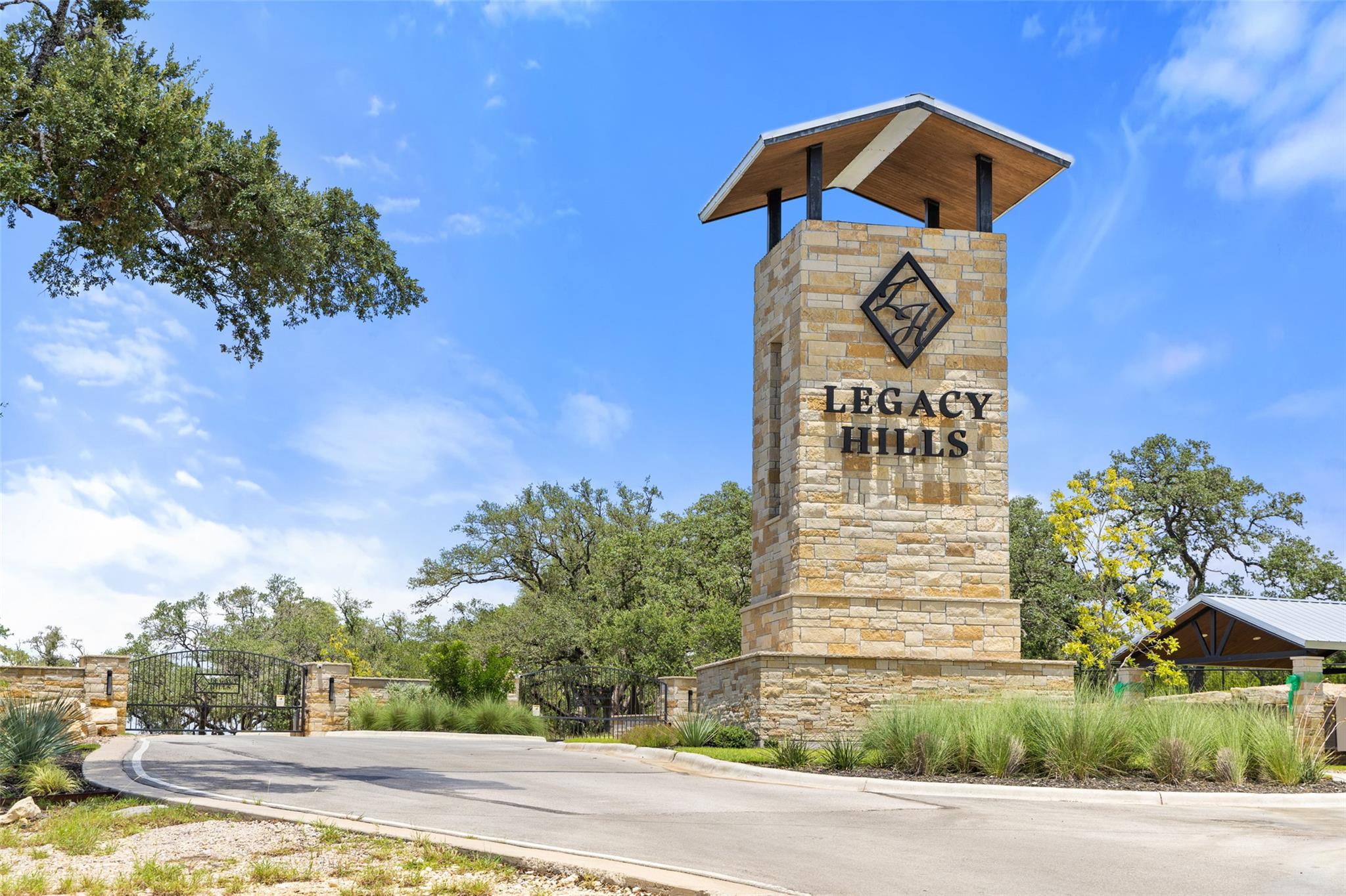 136 Legacy Hills DR