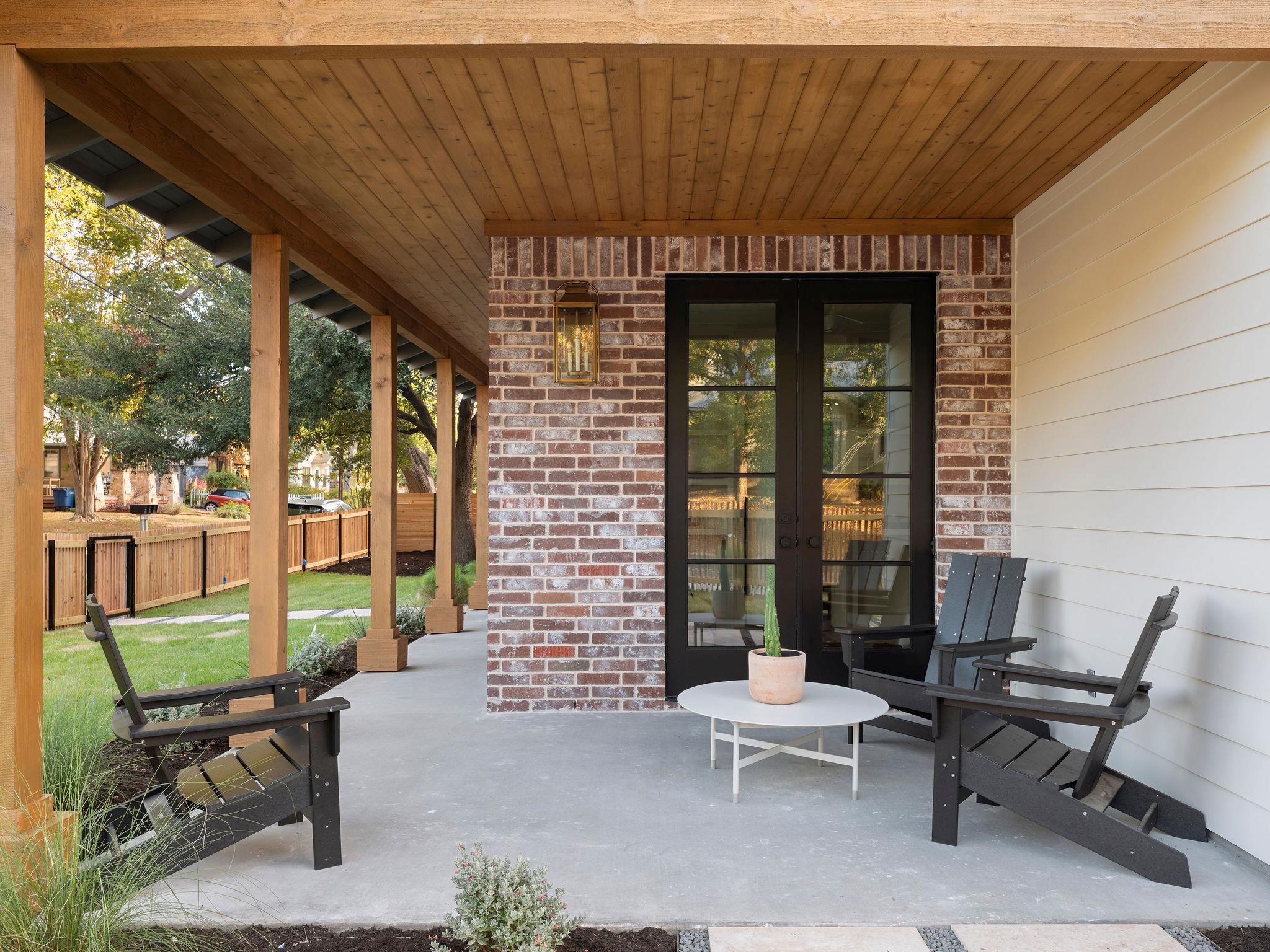 514 E Live Oak ST
