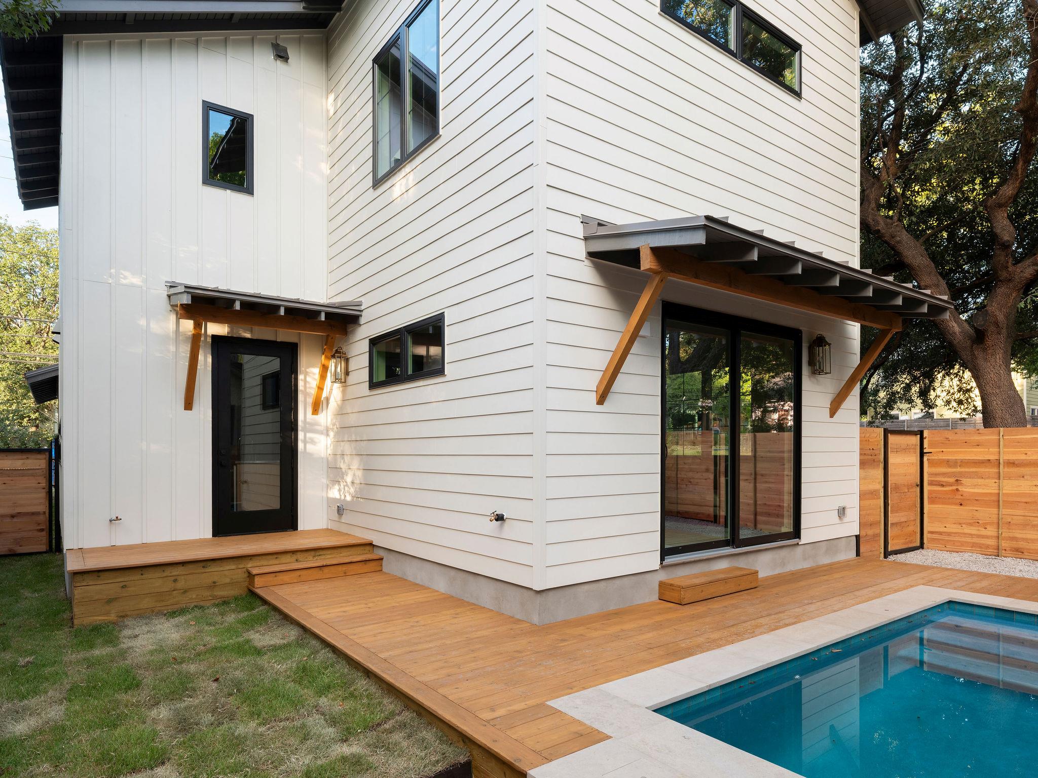 514 E Live Oak ST