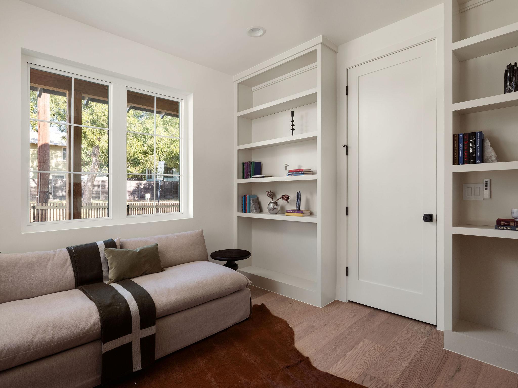514 E Live Oak ST