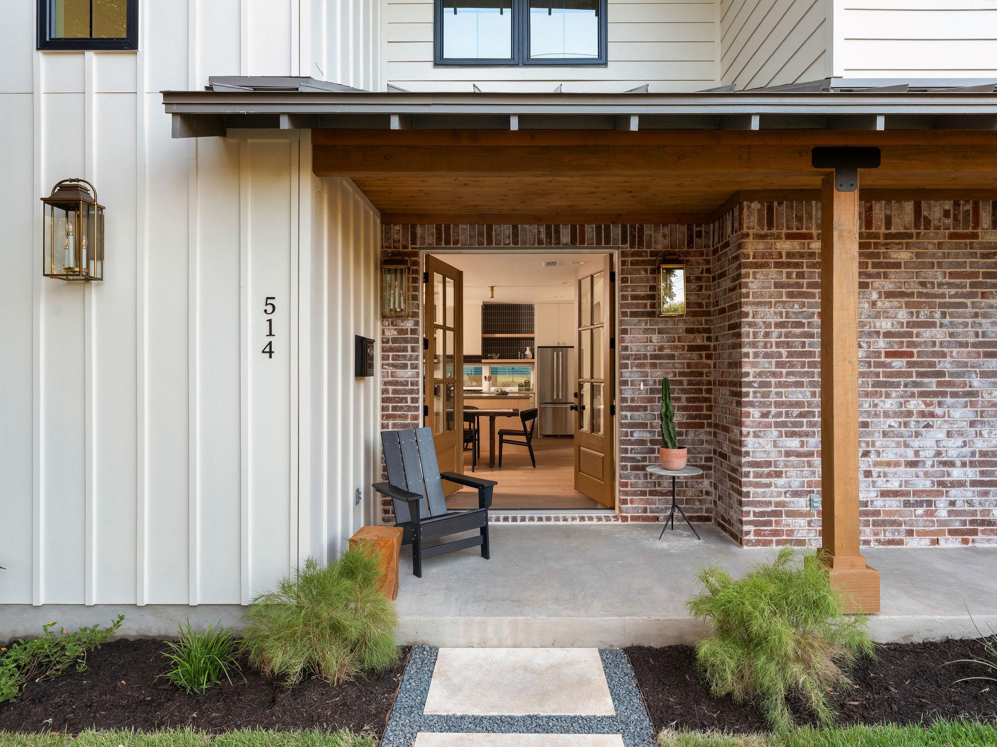 514 E Live Oak ST