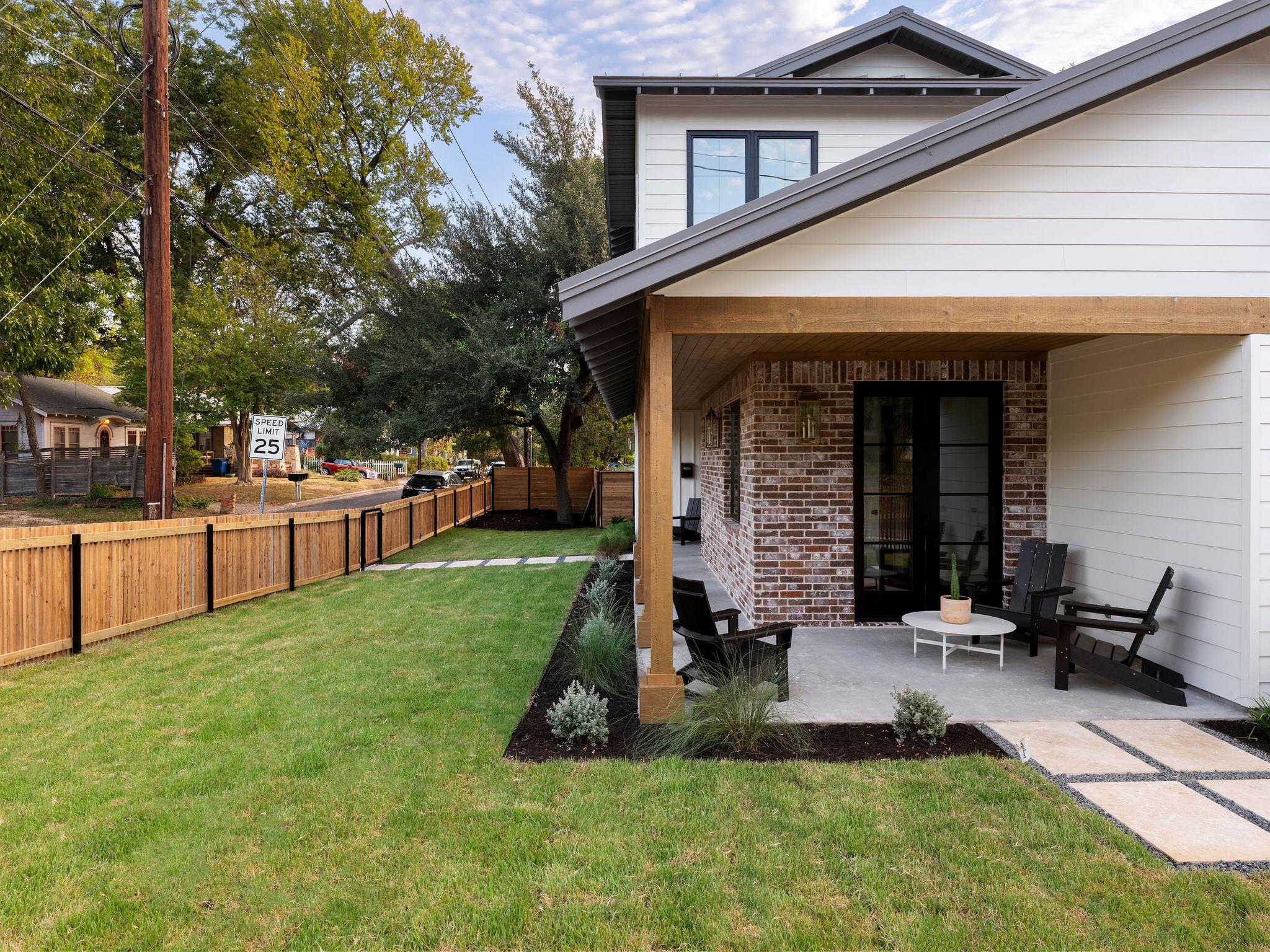 514 E Live Oak ST