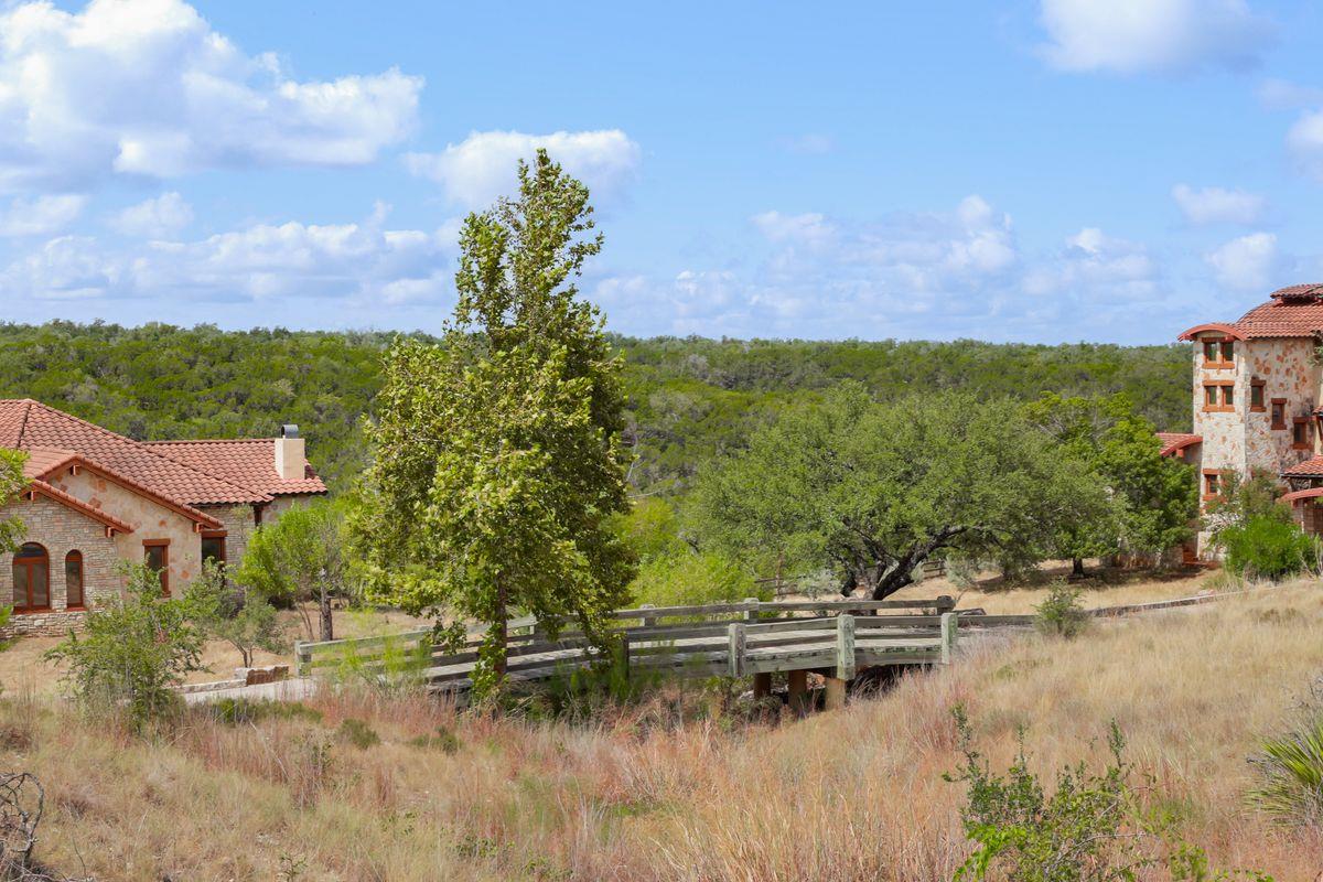 19201 Moreh Peak PASS