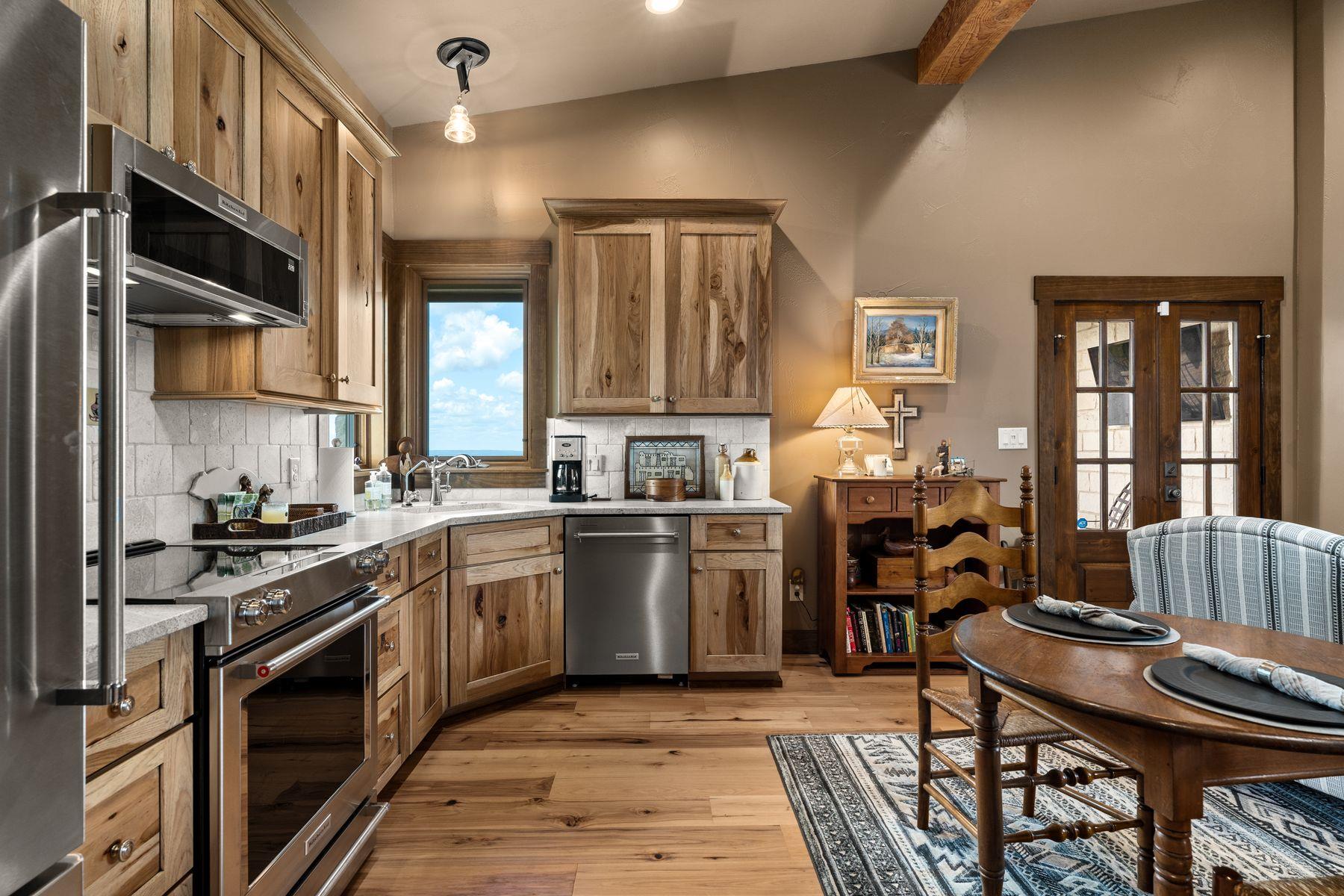 115 Trophy Oak PT