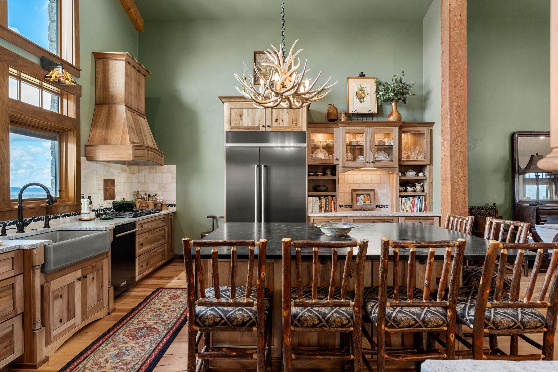 115 Trophy Oak PT