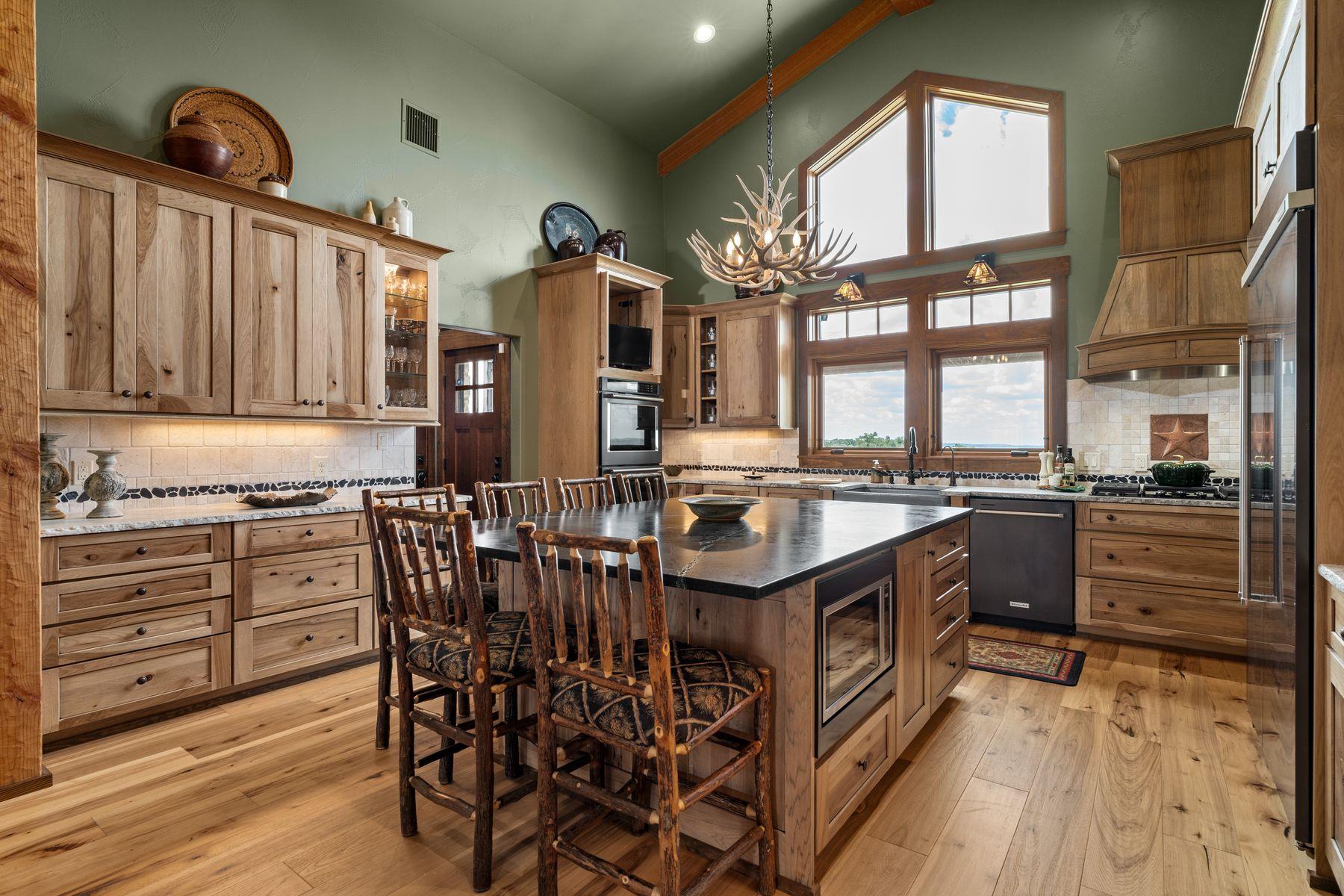 115 Trophy Oak PT
