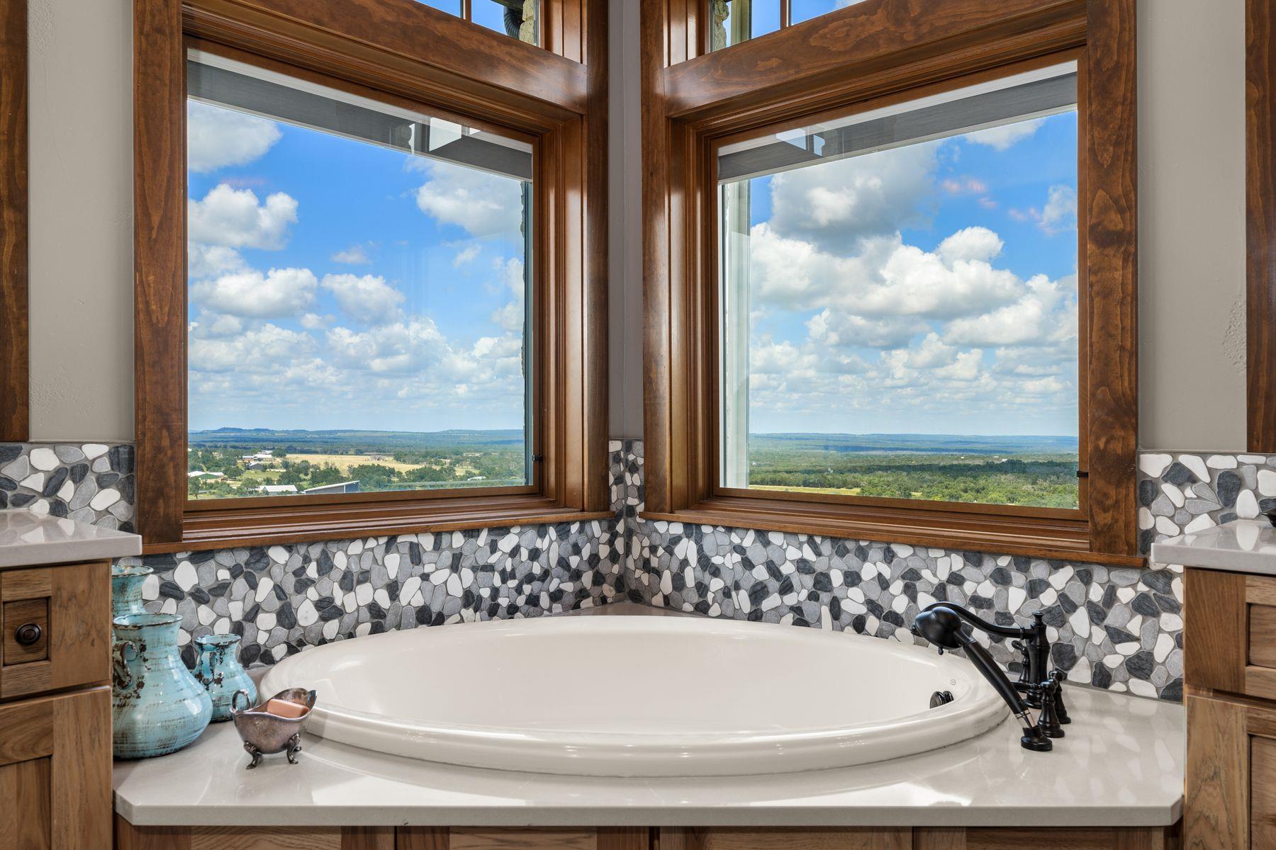 115 Trophy Oak PT